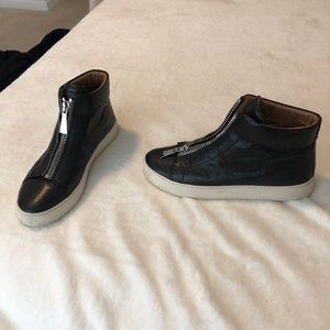 Frye ankle boot warm and cozy